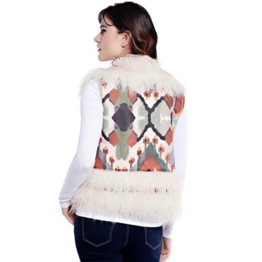 Donna Slayers’ Aztec Print Faux Suede Vest - Picture 2 of 11